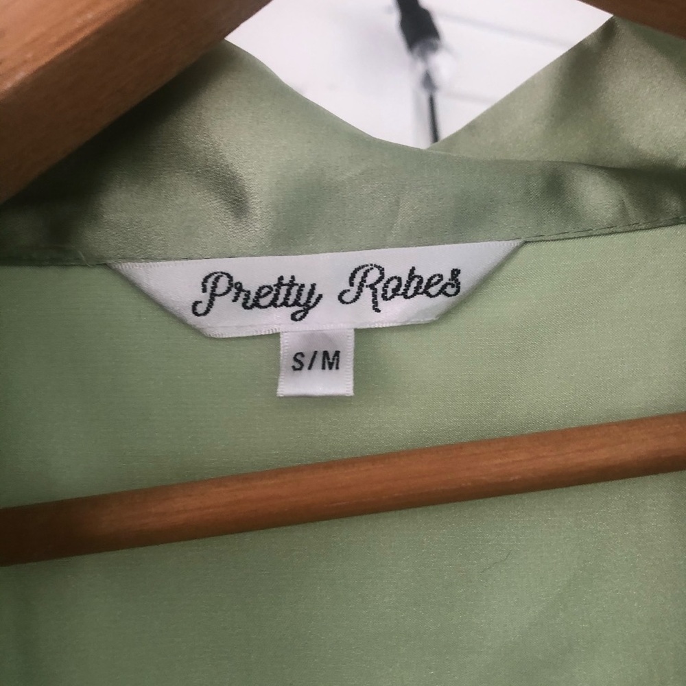 Robe. Letter B on it - Picture 3 of 3